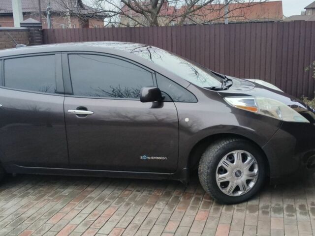 Коричневый Ниссан Лиф, объемом двигателя 0 л и пробегом 132 тыс. км за 8000 $, фото 8 на Automoto.ua