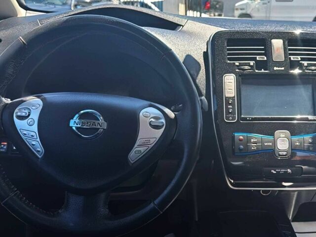 Коричневый Ниссан Лиф, объемом двигателя 0 л и пробегом 72 тыс. км за 4200 $, фото 8 на Automoto.ua