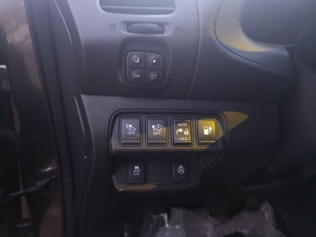 Коричневый Ниссан Лиф, объемом двигателя 0 л и пробегом 180 тыс. км за 7800 $, фото 5 на Automoto.ua