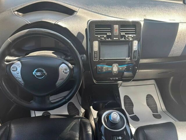 Коричневый Ниссан Лиф, объемом двигателя 0 л и пробегом 72 тыс. км за 4200 $, фото 5 на Automoto.ua