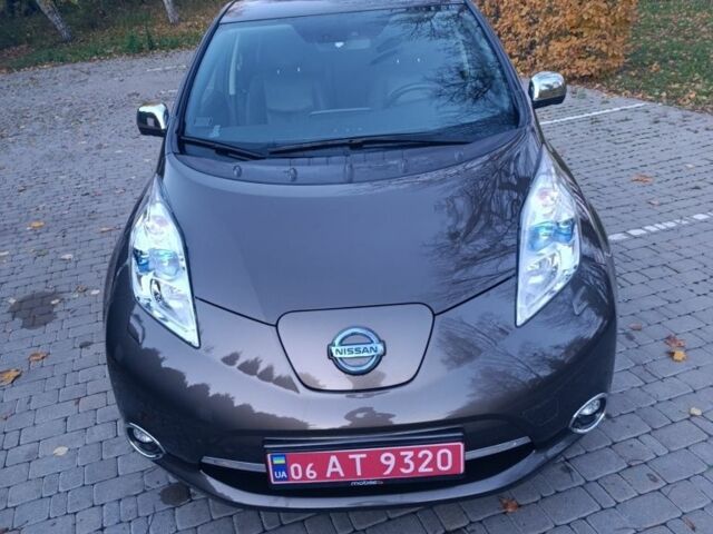 Коричневый Ниссан Лиф, объемом двигателя 0 л и пробегом 180 тыс. км за 7800 $, фото 1 на Automoto.ua