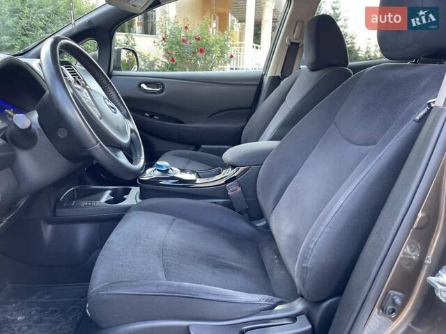 Коричневый Ниссан Лиф, объемом двигателя 0 л и пробегом 120 тыс. км за 7300 $, фото 26 на Automoto.ua