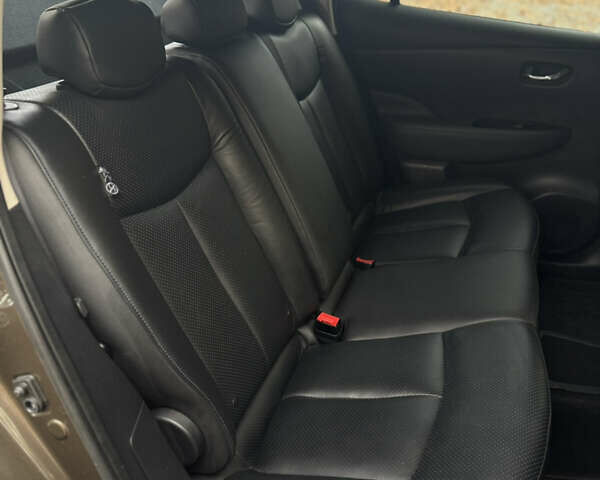 Коричневый Ниссан Лиф, объемом двигателя 0 л и пробегом 99 тыс. км за 8499 $, фото 18 на Automoto.ua