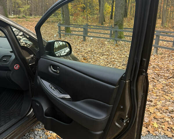 Коричневый Ниссан Лиф, объемом двигателя 0 л и пробегом 99 тыс. км за 8499 $, фото 13 на Automoto.ua