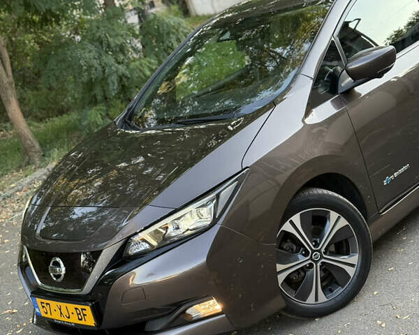Коричневый Ниссан Лиф, объемом двигателя 0 л и пробегом 110 тыс. км за 12999 $, фото 10 на Automoto.ua