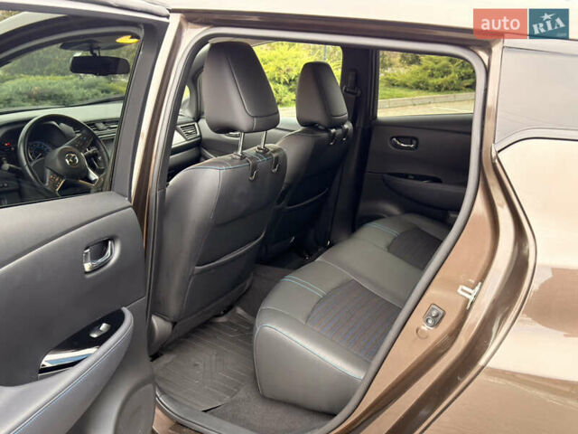 Коричневий Ніссан Ліф, об'ємом двигуна 0 л та пробігом 98 тис. км за 12500 $, фото 18 на Automoto.ua