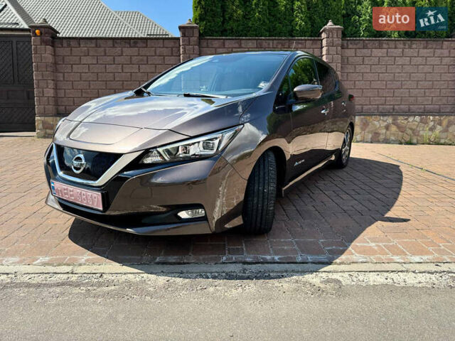 Коричневый Ниссан Лиф, объемом двигателя 0 л и пробегом 70 тыс. км за 14600 $, фото 9 на Automoto.ua