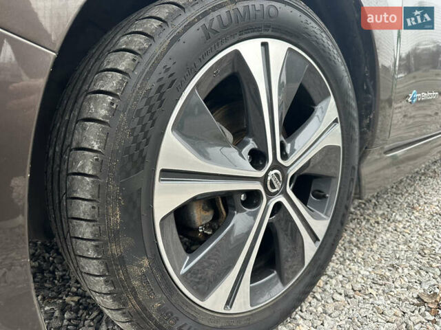 Коричневий Ніссан Ліф, об'ємом двигуна 0 л та пробігом 95 тис. км за 13200 $, фото 6 на Automoto.ua