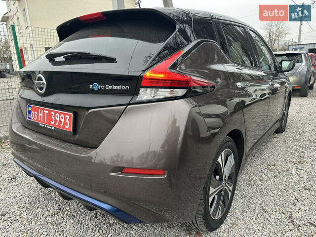 Коричневий Ніссан Ліф, об'ємом двигуна 0 л та пробігом 95 тис. км за 13200 $, фото 3 на Automoto.ua