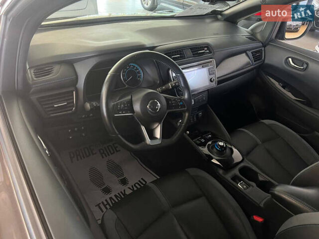 Коричневый Ниссан Лиф, объемом двигателя 0 л и пробегом 53 тыс. км за 14000 $, фото 3 на Automoto.ua