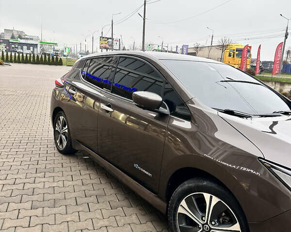Коричневый Ниссан Лиф, объемом двигателя 0 л и пробегом 131 тыс. км за 12499 $, фото 3 на Automoto.ua