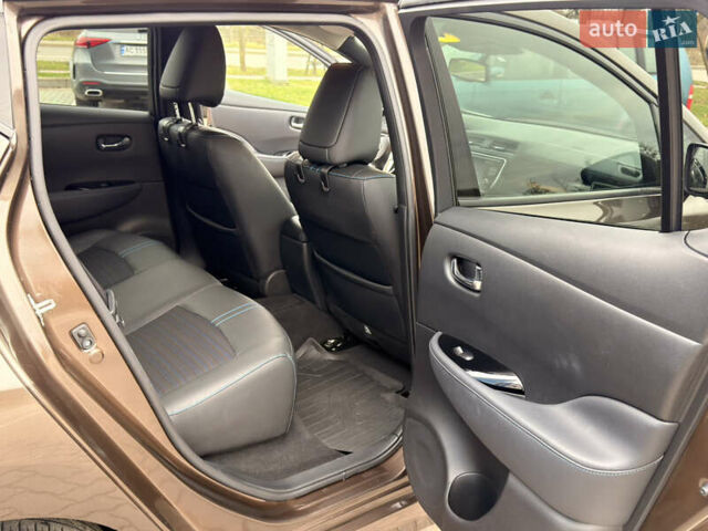 Коричневий Ніссан Ліф, об'ємом двигуна 0 л та пробігом 98 тис. км за 12500 $, фото 21 на Automoto.ua