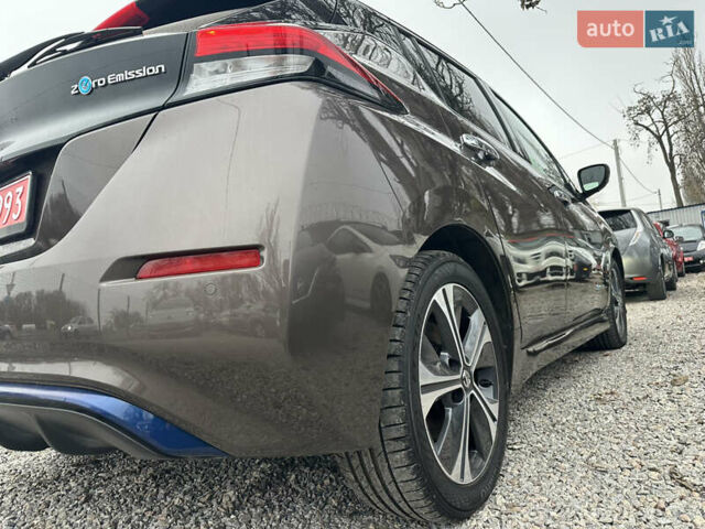 Коричневий Ніссан Ліф, об'ємом двигуна 0 л та пробігом 95 тис. км за 13200 $, фото 4 на Automoto.ua