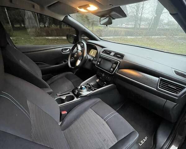 Коричневый Ниссан Лиф, объемом двигателя 0 л и пробегом 135 тыс. км за 11000 $, фото 17 на Automoto.ua