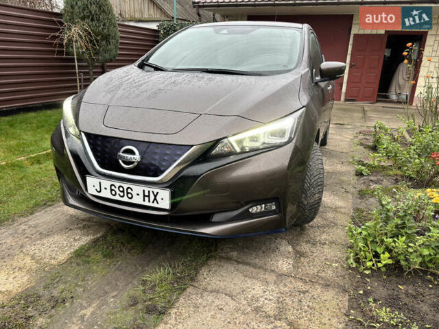 Коричневий Ніссан Ліф, об'ємом двигуна 0 л та пробігом 63 тис. км за 16892 $, фото 5 на Automoto.ua