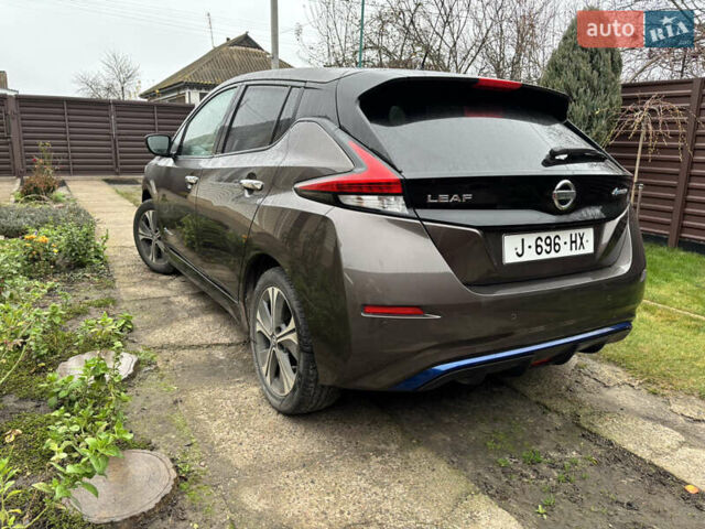 Коричневий Ніссан Ліф, об'ємом двигуна 0 л та пробігом 63 тис. км за 16892 $, фото 6 на Automoto.ua