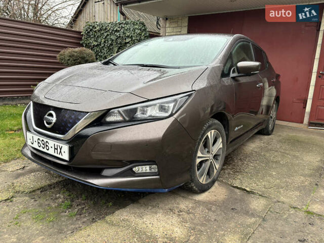 Коричневий Ніссан Ліф, об'ємом двигуна 0 л та пробігом 63 тис. км за 16892 $, фото 4 на Automoto.ua