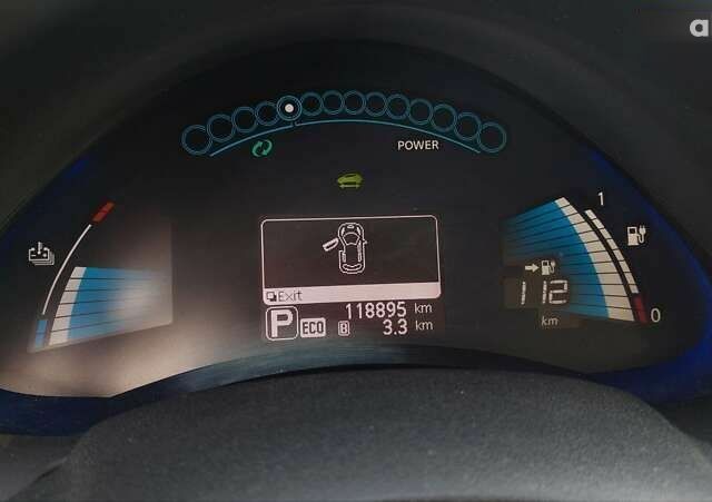 Красный Ниссан Лиф, объемом двигателя 0 л и пробегом 118 тыс. км за 5999 $, фото 24 на Automoto.ua