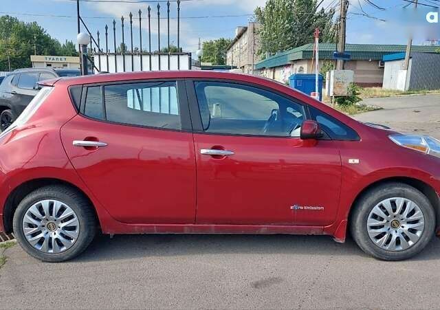 Красный Ниссан Лиф, объемом двигателя 0 л и пробегом 118 тыс. км за 5999 $, фото 13 на Automoto.ua