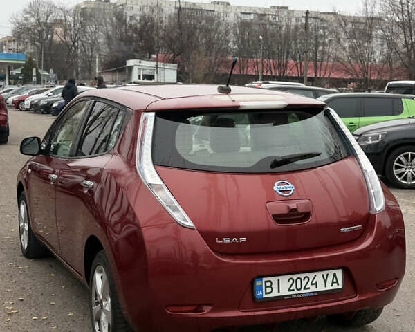 Красный Ниссан Лиф, объемом двигателя 0 л и пробегом 141 тыс. км за 4800 $, фото 32 на Automoto.ua