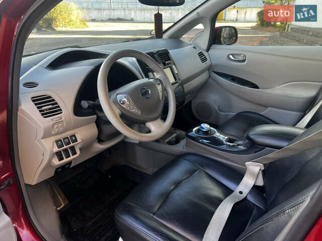 Красный Ниссан Лиф, объемом двигателя 0 л и пробегом 132 тыс. км за 4299 $, фото 10 на Automoto.ua