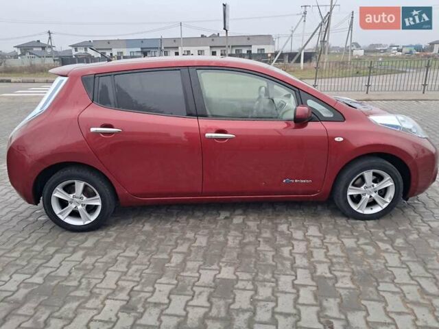 Красный Ниссан Лиф, объемом двигателя 0 л и пробегом 129 тыс. км за 4800 $, фото 4 на Automoto.ua