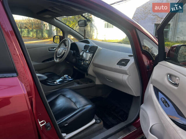 Красный Ниссан Лиф, объемом двигателя 0 л и пробегом 132 тыс. км за 4299 $, фото 8 на Automoto.ua