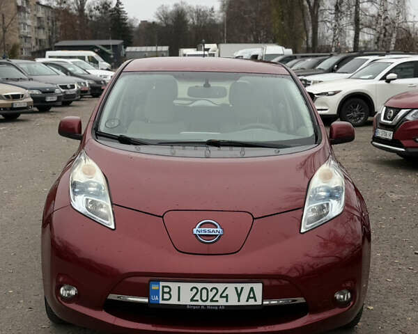 Красный Ниссан Лиф, объемом двигателя 0 л и пробегом 141 тыс. км за 4800 $, фото 28 на Automoto.ua