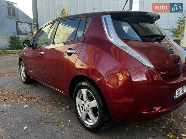 Красный Ниссан Лиф, объемом двигателя 0 л и пробегом 132 тыс. км за 4299 $, фото 4 на Automoto.ua