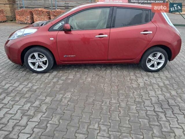 Красный Ниссан Лиф, объемом двигателя 0 л и пробегом 129 тыс. км за 4800 $, фото 2 на Automoto.ua