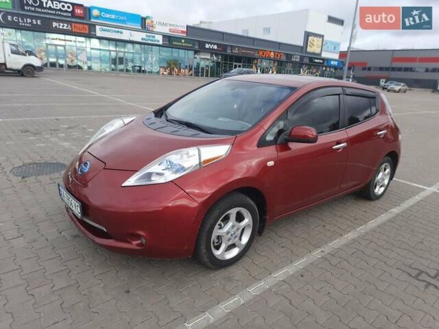 Красный Ниссан Лиф, объемом двигателя 0 л и пробегом 137 тыс. км за 3000 $, фото 19 на Automoto.ua