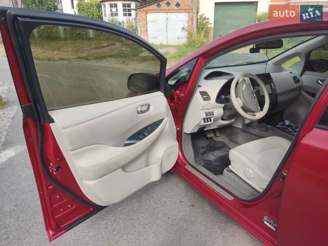 Червоний Ніссан Ліф, об'ємом двигуна 0 л та пробігом 65 тис. км за 4800 $, фото 4 на Automoto.ua