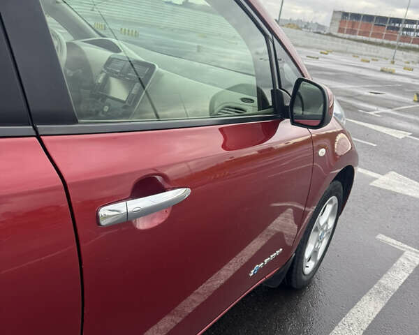 Красный Ниссан Лиф, объемом двигателя 0 л и пробегом 165 тыс. км за 4300 $, фото 22 на Automoto.ua