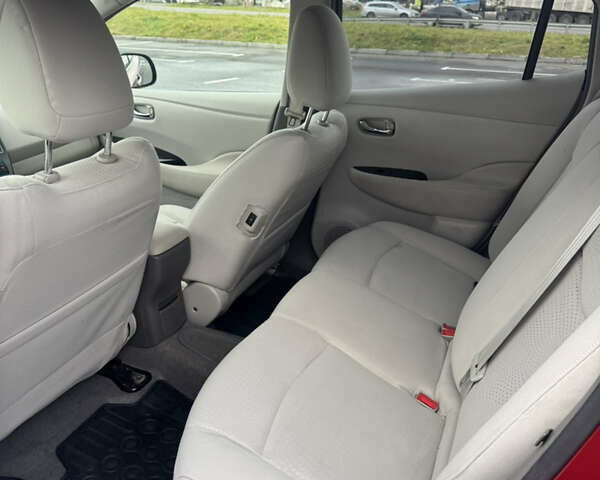 Красный Ниссан Лиф, объемом двигателя 0 л и пробегом 165 тыс. км за 4300 $, фото 25 на Automoto.ua