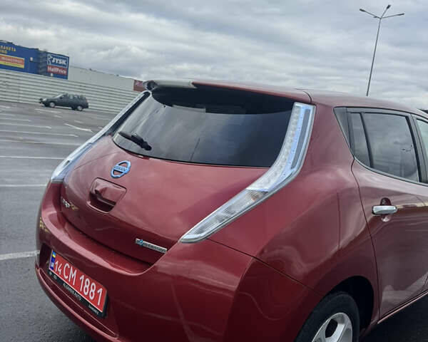 Красный Ниссан Лиф, объемом двигателя 0 л и пробегом 165 тыс. км за 4300 $, фото 21 на Automoto.ua