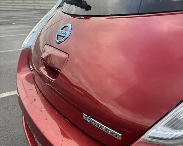 Красный Ниссан Лиф, объемом двигателя 0 л и пробегом 165 тыс. км за 4300 $, фото 9 на Automoto.ua