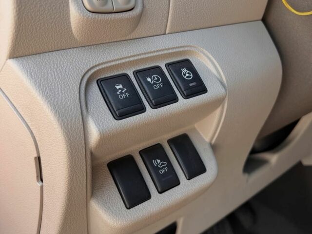 Красный Ниссан Лиф, объемом двигателя 0 л и пробегом 105 тыс. км за 6800 $, фото 10 на Automoto.ua