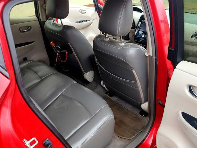 Красный Ниссан Лиф, объемом двигателя 0 л и пробегом 174 тыс. км за 4200 $, фото 4 на Automoto.ua