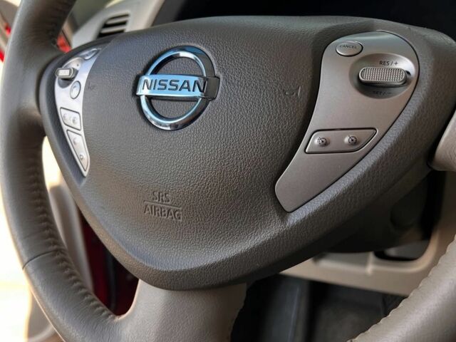 Красный Ниссан Лиф, объемом двигателя 0 л и пробегом 105 тыс. км за 6800 $, фото 15 на Automoto.ua