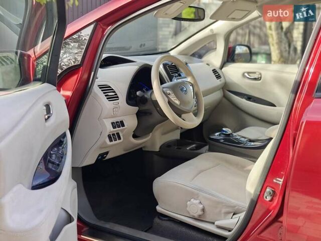 Червоний Ніссан Ліф, об'ємом двигуна 0 л та пробігом 127 тис. км за 4250 $, фото 14 на Automoto.ua