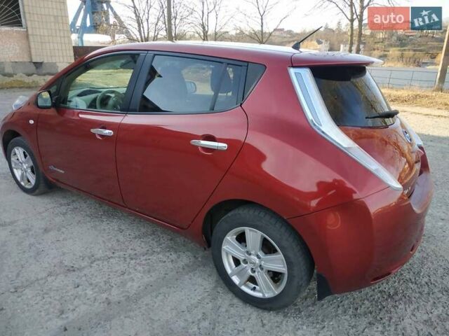 Красный Ниссан Лиф, объемом двигателя 0 л и пробегом 108 тыс. км за 6100 $, фото 3 на Automoto.ua