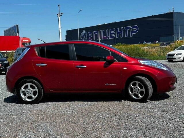 Красный Ниссан Лиф, объемом двигателя 0 л и пробегом 98 тыс. км за 5300 $, фото 10 на Automoto.ua