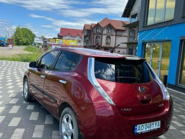 Красный Ниссан Лиф, объемом двигателя 0 л и пробегом 140 тыс. км за 5100 $, фото 2 на Automoto.ua