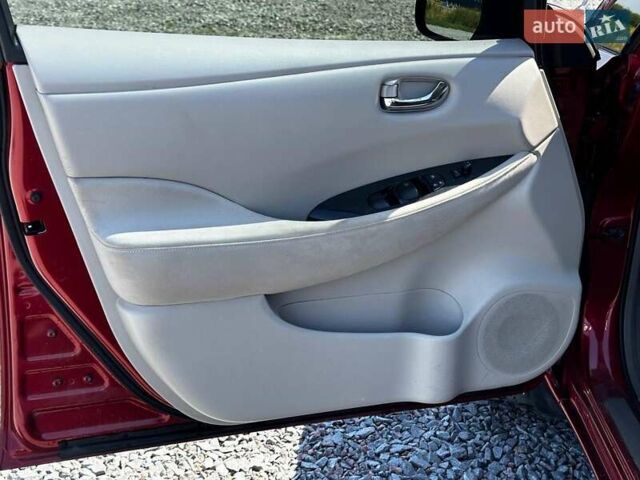 Червоний Ніссан Ліф, об'ємом двигуна 0 л та пробігом 98 тис. км за 6990 $, фото 15 на Automoto.ua