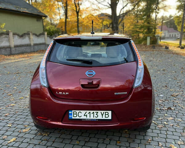 Красный Ниссан Лиф, объемом двигателя 0 л и пробегом 117 тыс. км за 4500 $, фото 5 на Automoto.ua