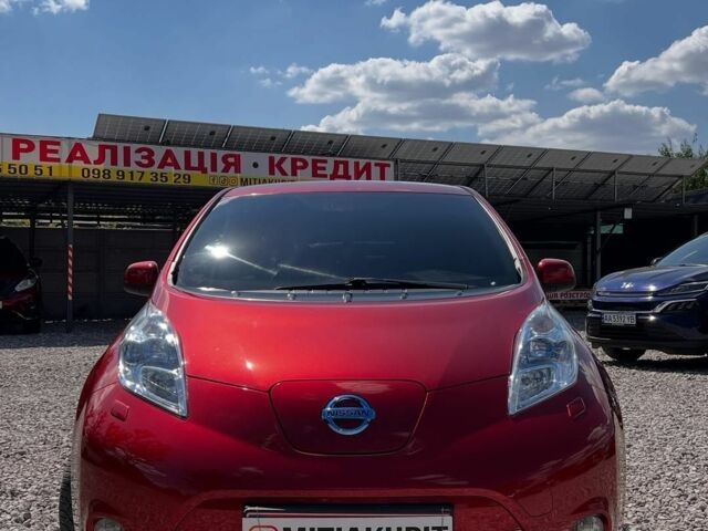 Красный Ниссан Лиф, объемом двигателя 0 л и пробегом 105 тыс. км за 6800 $, фото 7 на Automoto.ua