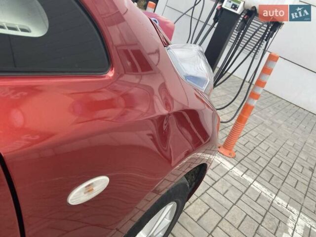 Красный Ниссан Лиф, объемом двигателя 0 л и пробегом 138 тыс. км за 4500 $, фото 7 на Automoto.ua