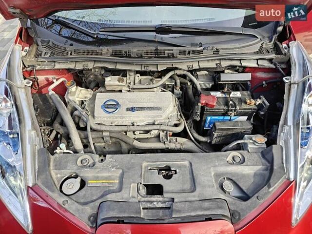 Червоний Ніссан Ліф, об'ємом двигуна 0 л та пробігом 127 тис. км за 4250 $, фото 25 на Automoto.ua