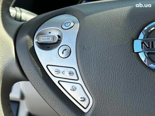 Червоний Ніссан Ліф, об'ємом двигуна 0 л та пробігом 98 тис. км за 6990 $, фото 20 на Automoto.ua