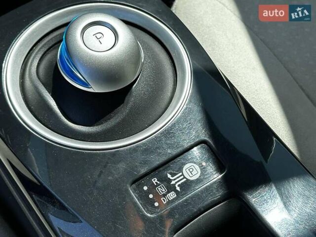 Червоний Ніссан Ліф, об'ємом двигуна 0 л та пробігом 98 тис. км за 6990 $, фото 23 на Automoto.ua